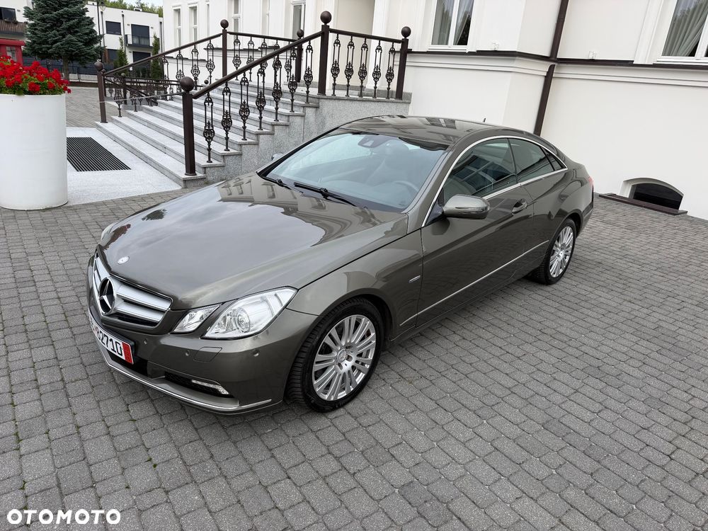 Mercedes-Benz Klasa E 250 CDI DPF BlueEFFICIENCY 7G-TRONIC Avantgarde - 2