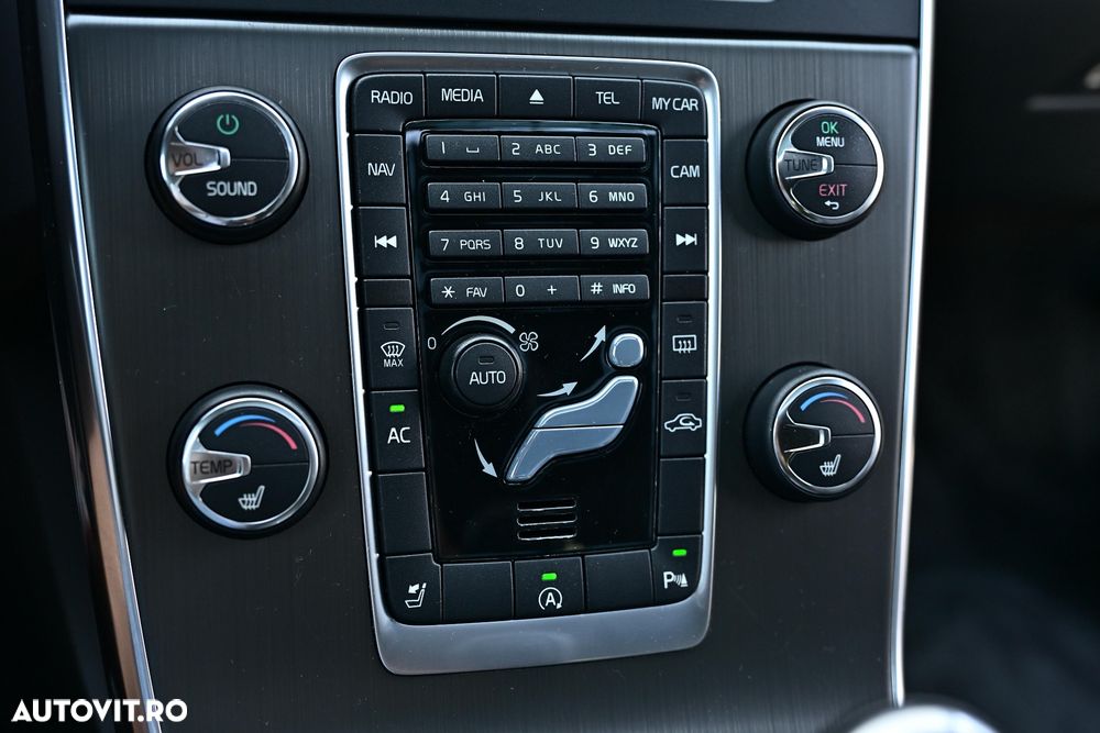 Volvo S60 D3 Geartronic R-Design - 24