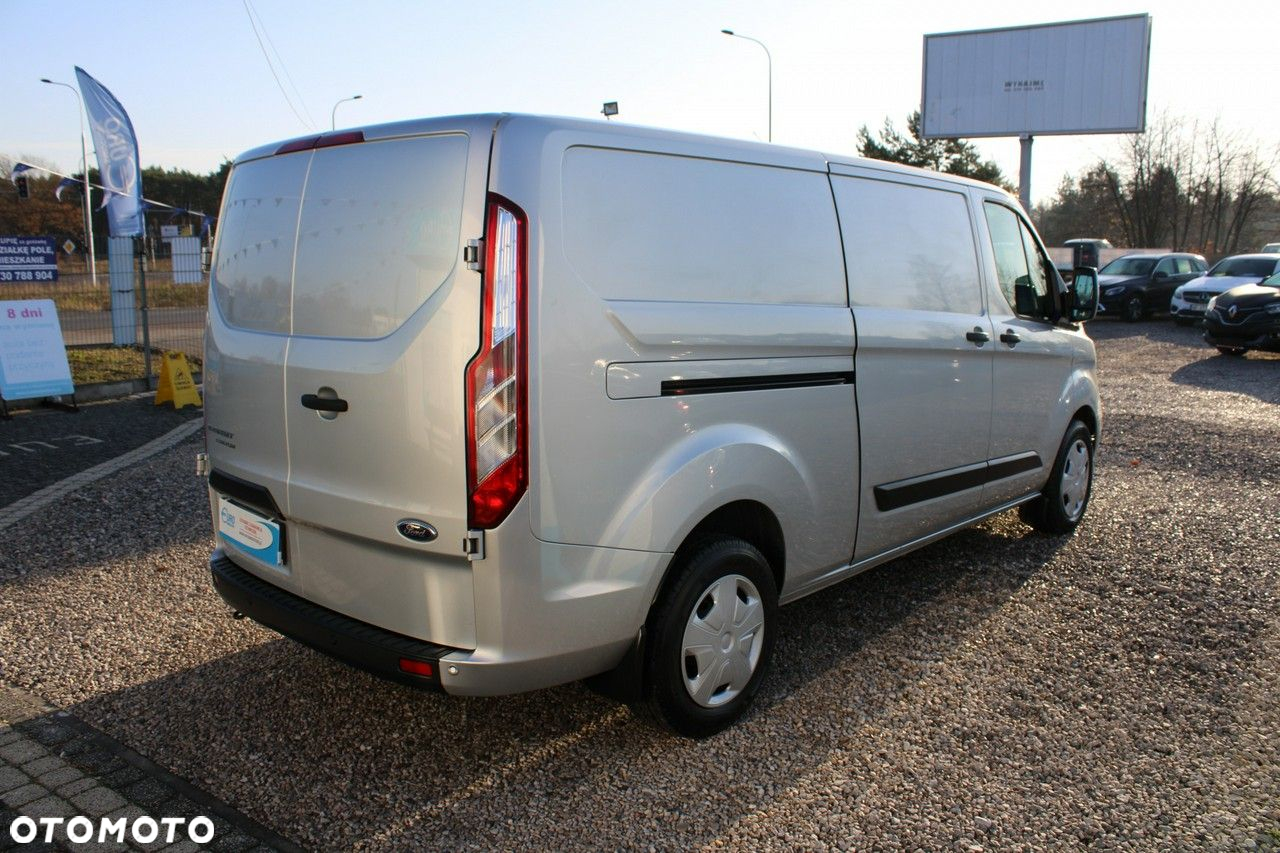 Ford Custom - 7