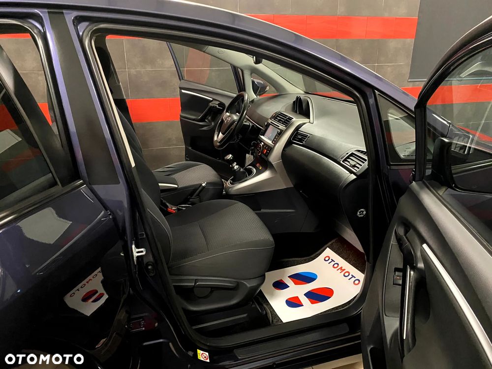 Toyota Verso 1.8 Premium - 20