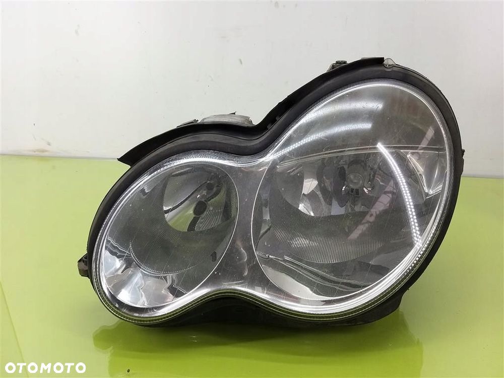 Reflektor lampa przód lewa Mercedes C-klasa  W203 2000-2007  A2038201159 - 2