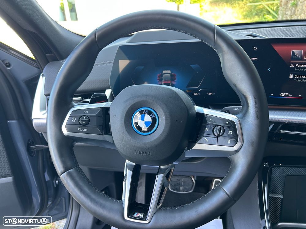 BMW iX2 - 23