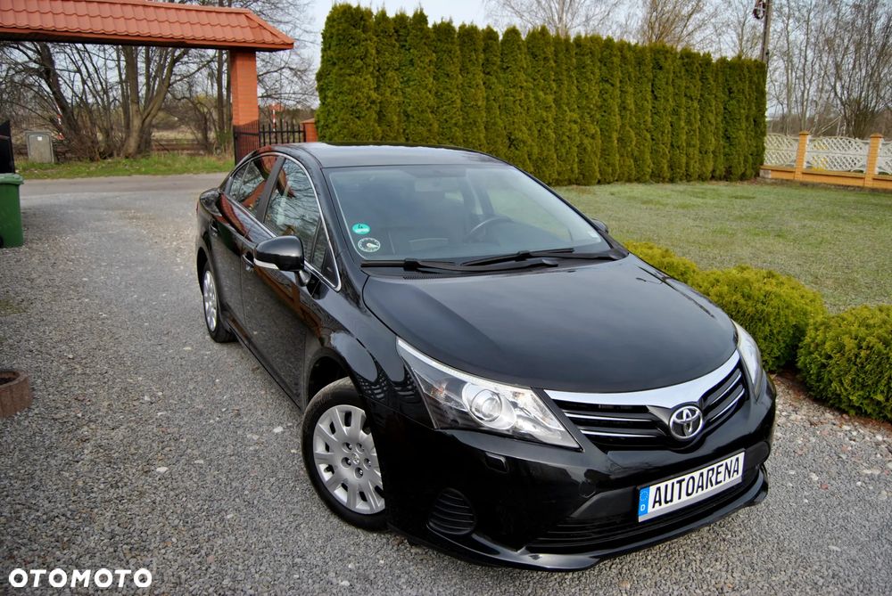 Toyota Avensis 1.6 Sol - 1