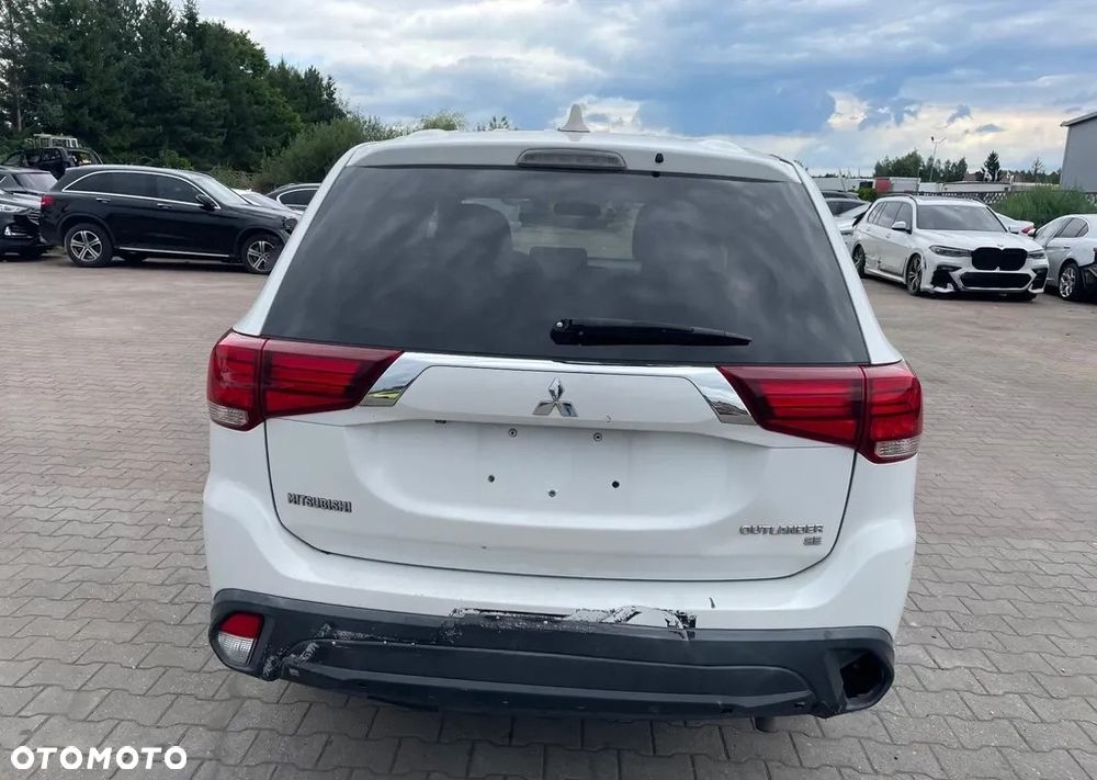 Mitsubishi Outlander 2.4 4WD CVT Instyle - 8