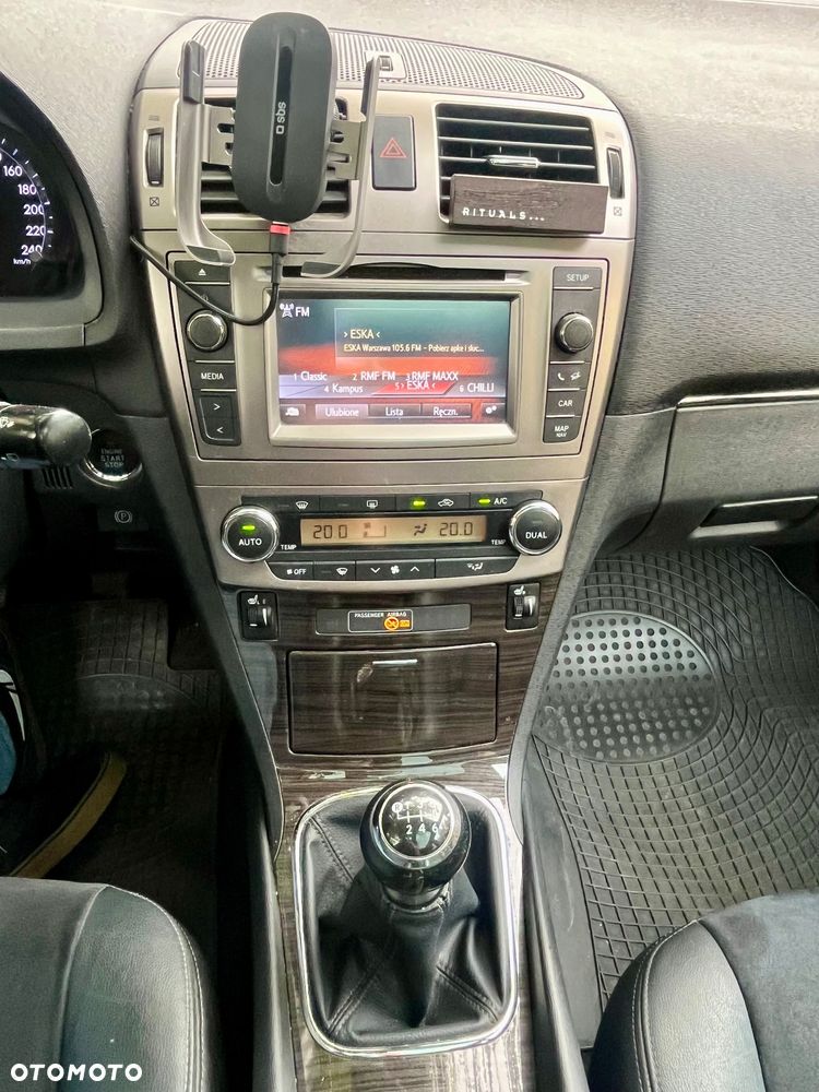 Toyota Avensis 2.0 Prestige - 8