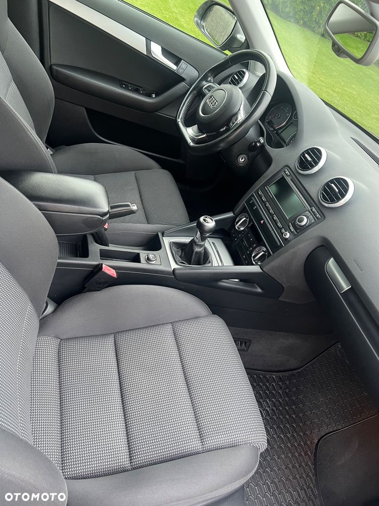 Audi A3 Sportback 2.0 TDI DPF quattro Ambition - 31