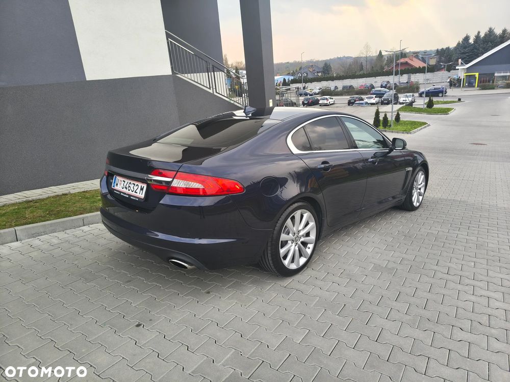 Jaguar XF 3.0 V6 D Luxury - 3