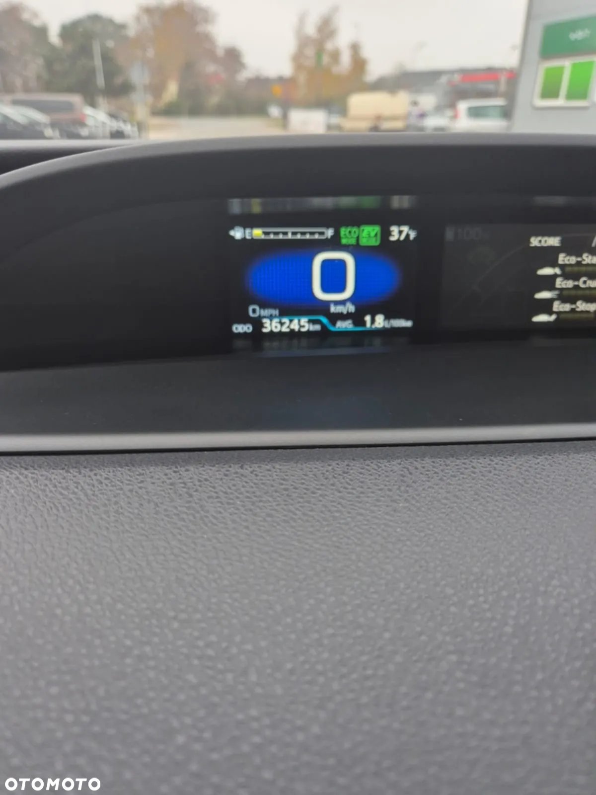 Toyota Prius Plug-in 1.8 Hybrid Executive - 8