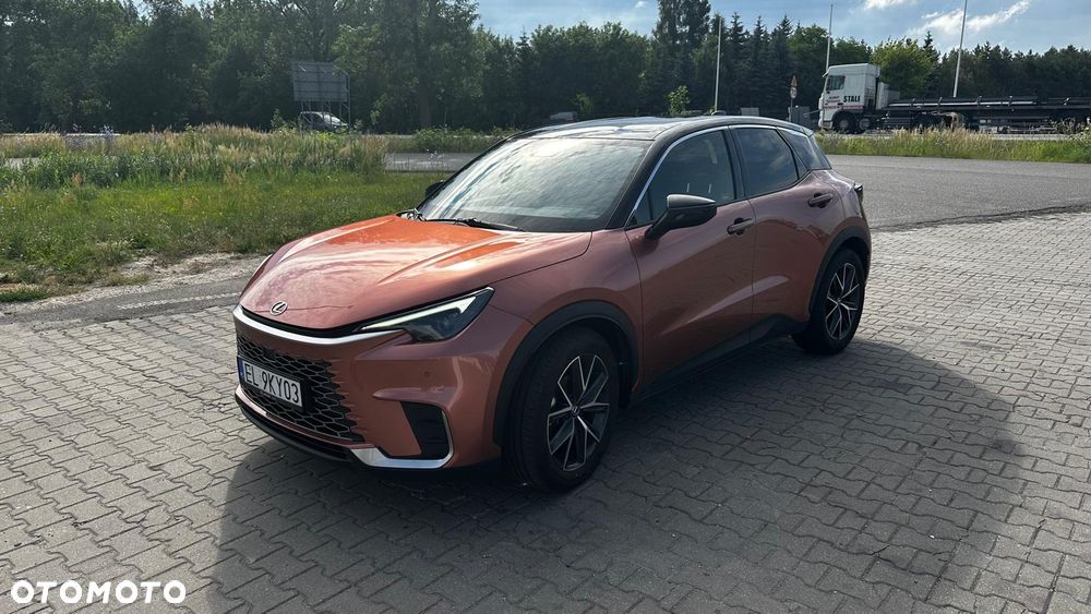 Lexus LBX 1.5 Hybrid Emotion - 1