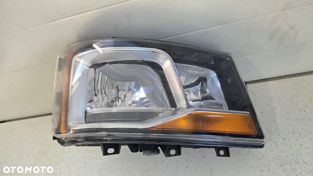 Lampa przednia reflektor H7 Scania 2674385 - 1