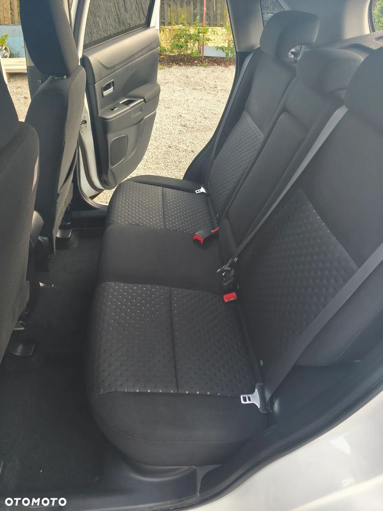 Mitsubishi ASX - 16