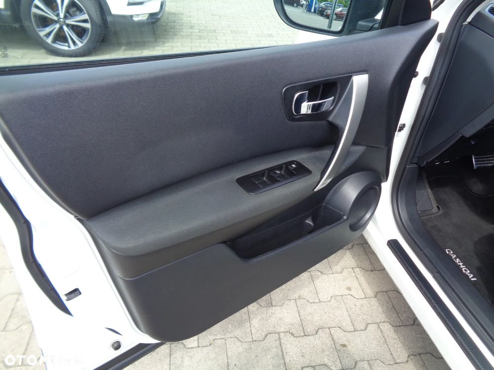 Nissan Qashqai 1.6 Tekna CVT - 9