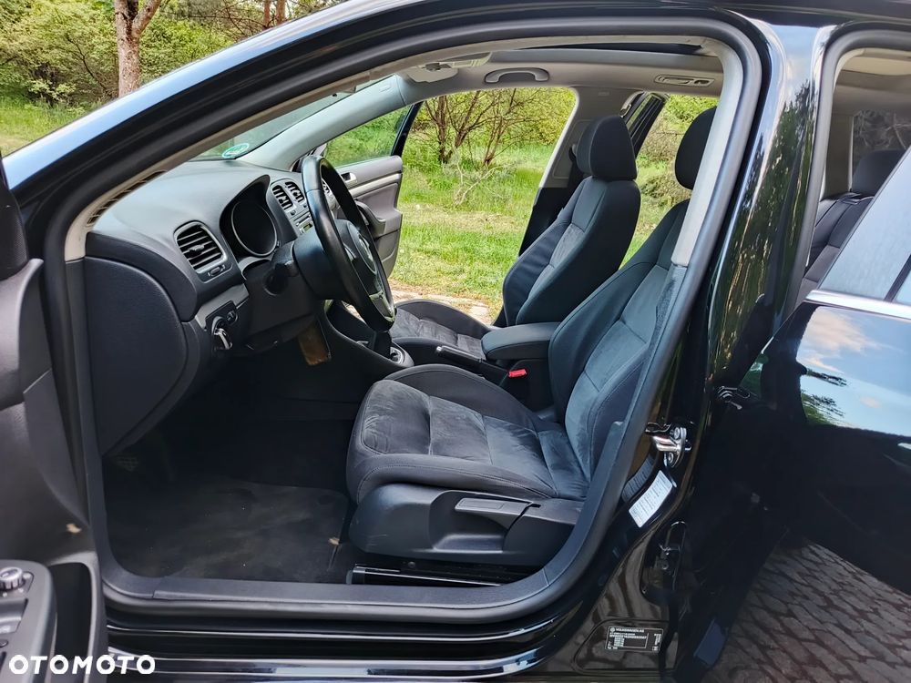 Volkswagen Golf 2.0 TDI DPF Highline - 14