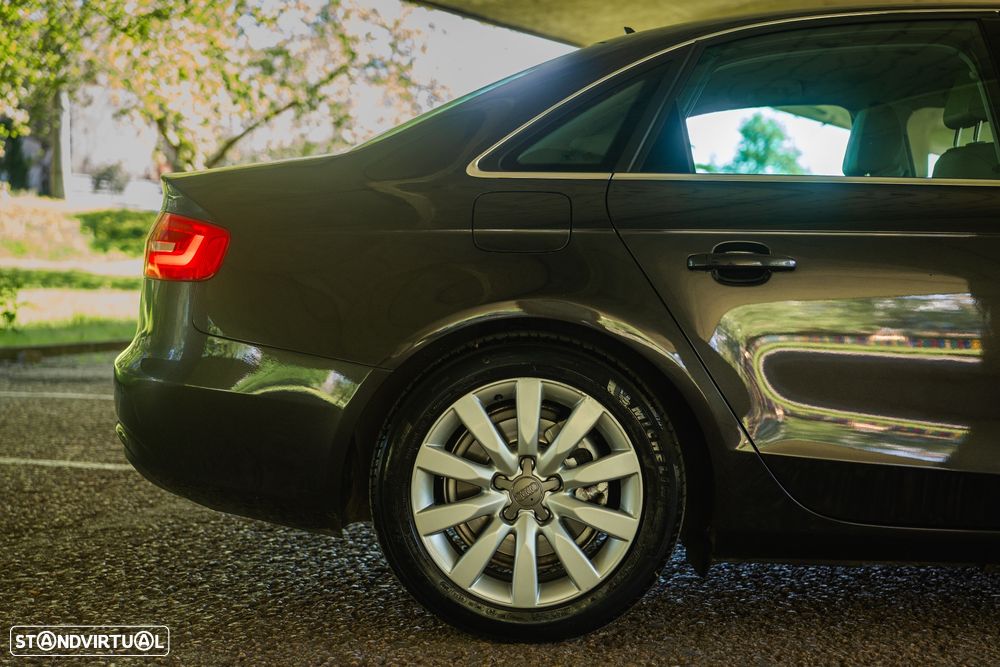 Audi A4 2.0 TDI multitronic Business Line Sport - 8