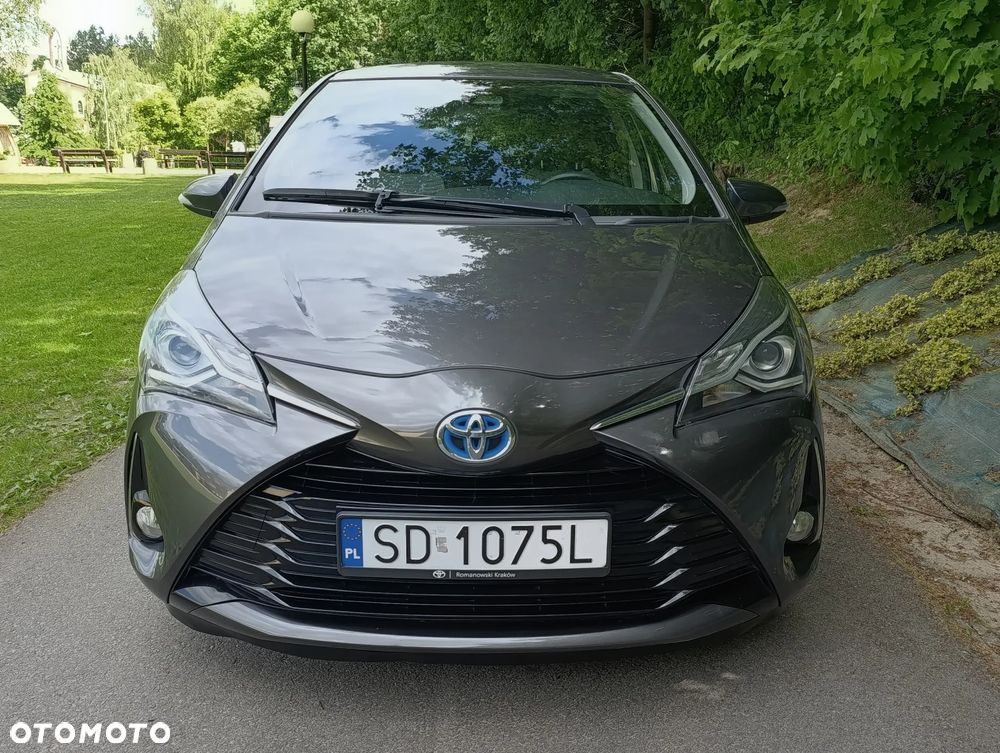Toyota Yaris Hybrid 100 Premium - 26