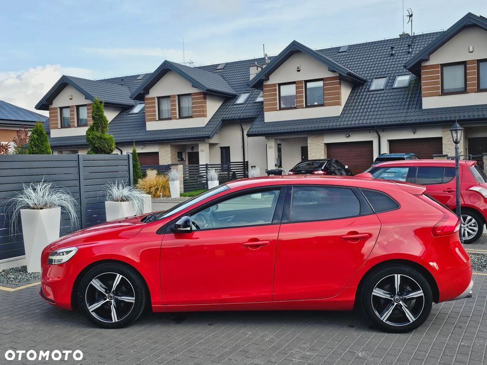 Volvo V40 D2 Drive-E R-Design Momentum - 11