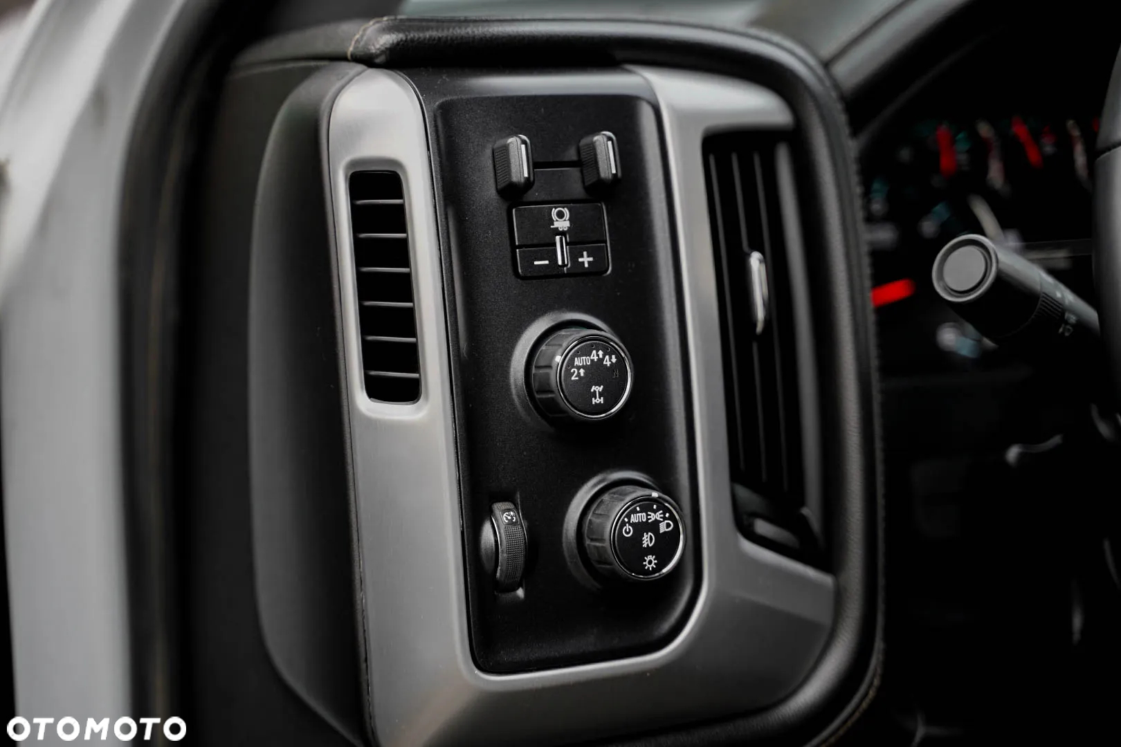 GMC Sierra - 26