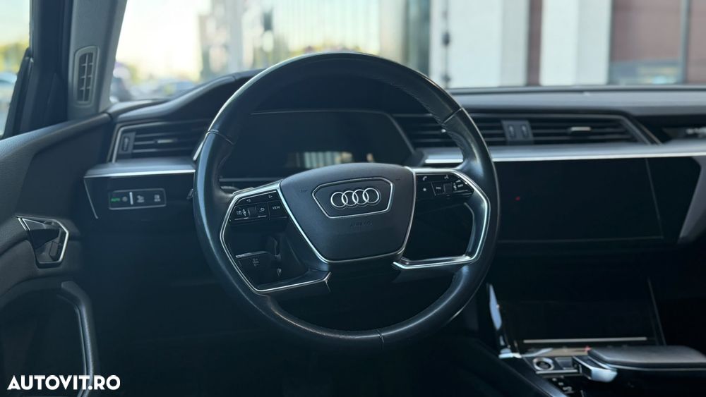 Audi e-tron - 13