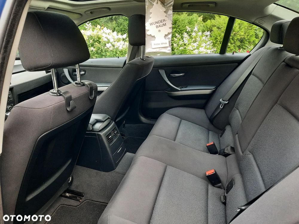 BMW Seria 3 318i - 14