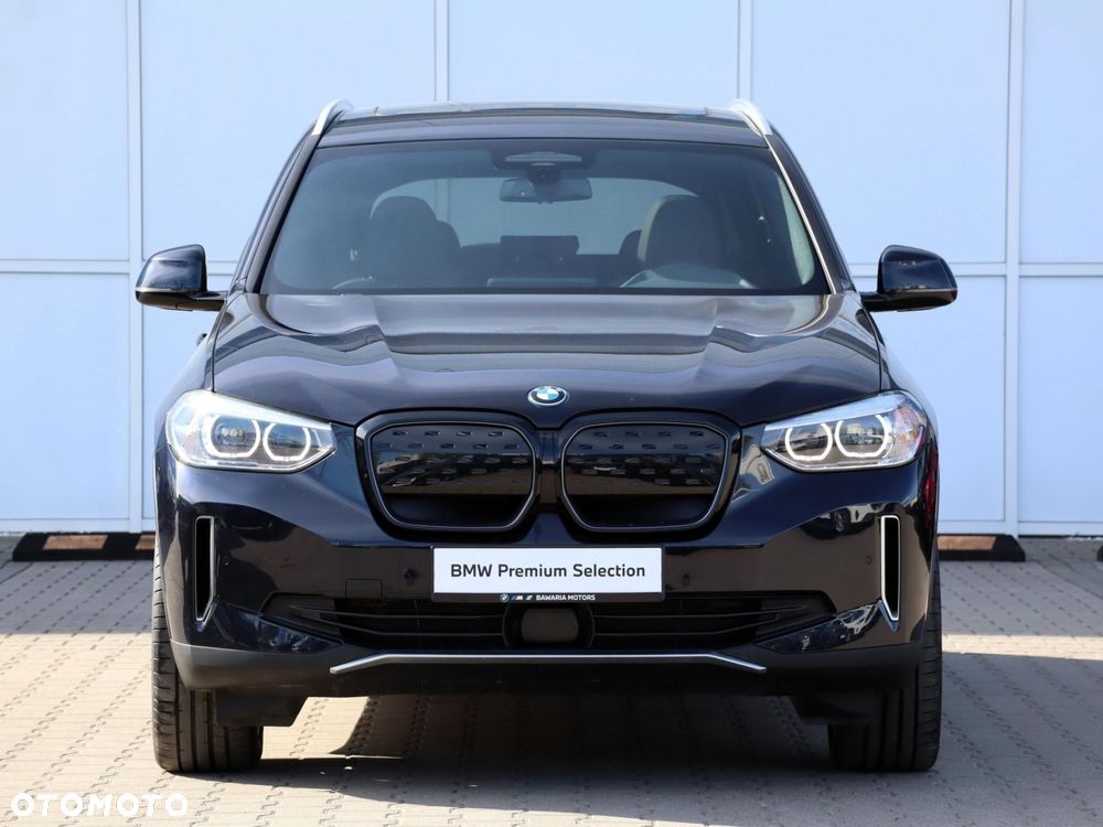 BMW iX3 - 10