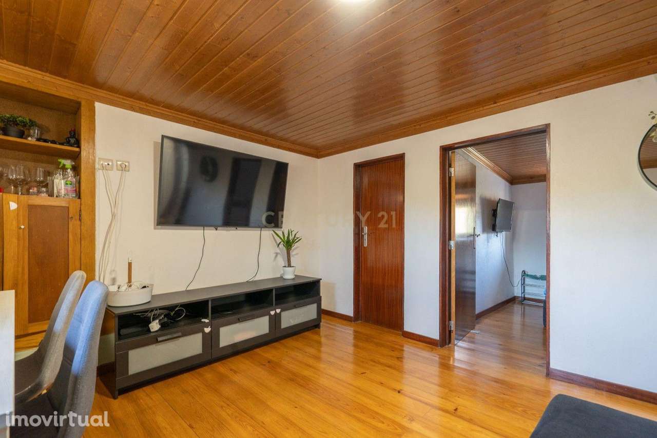 Moradia T3 em Miranda do Corvo - Oportunidade Única! Próximo da parage - Grande imagem: 4/28