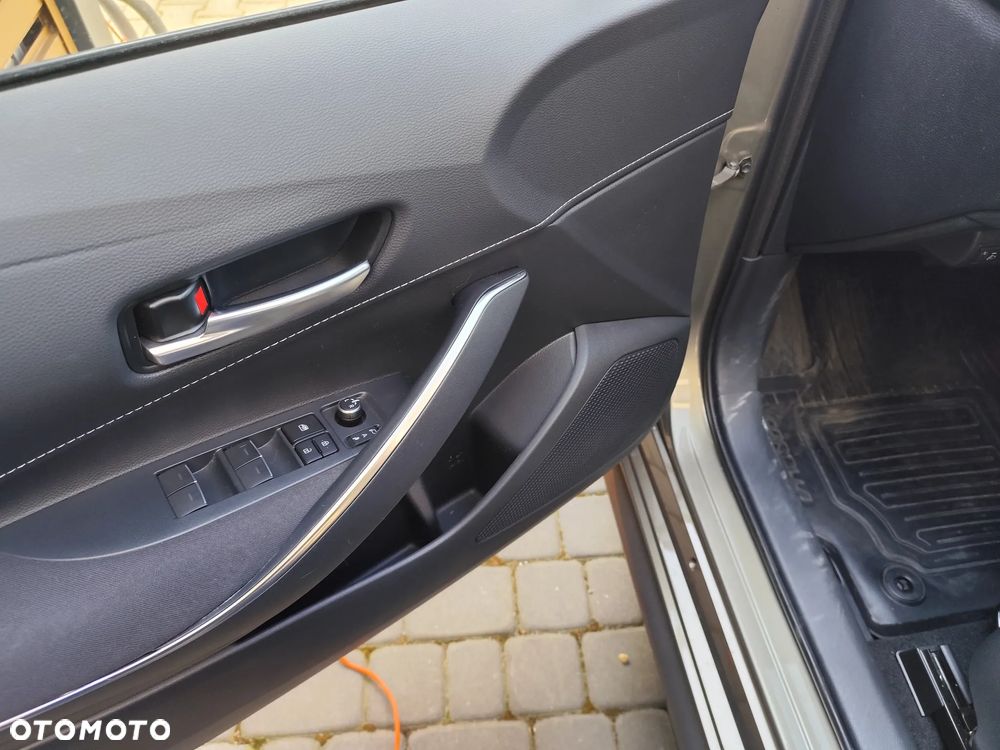 Toyota Corolla 2.0 Hybrid Comfort - 19