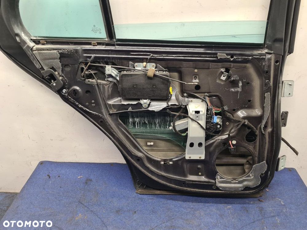 MERCEDES W203 LIFT KOMBI DRZWI TYŁ LEWE 768 - 10