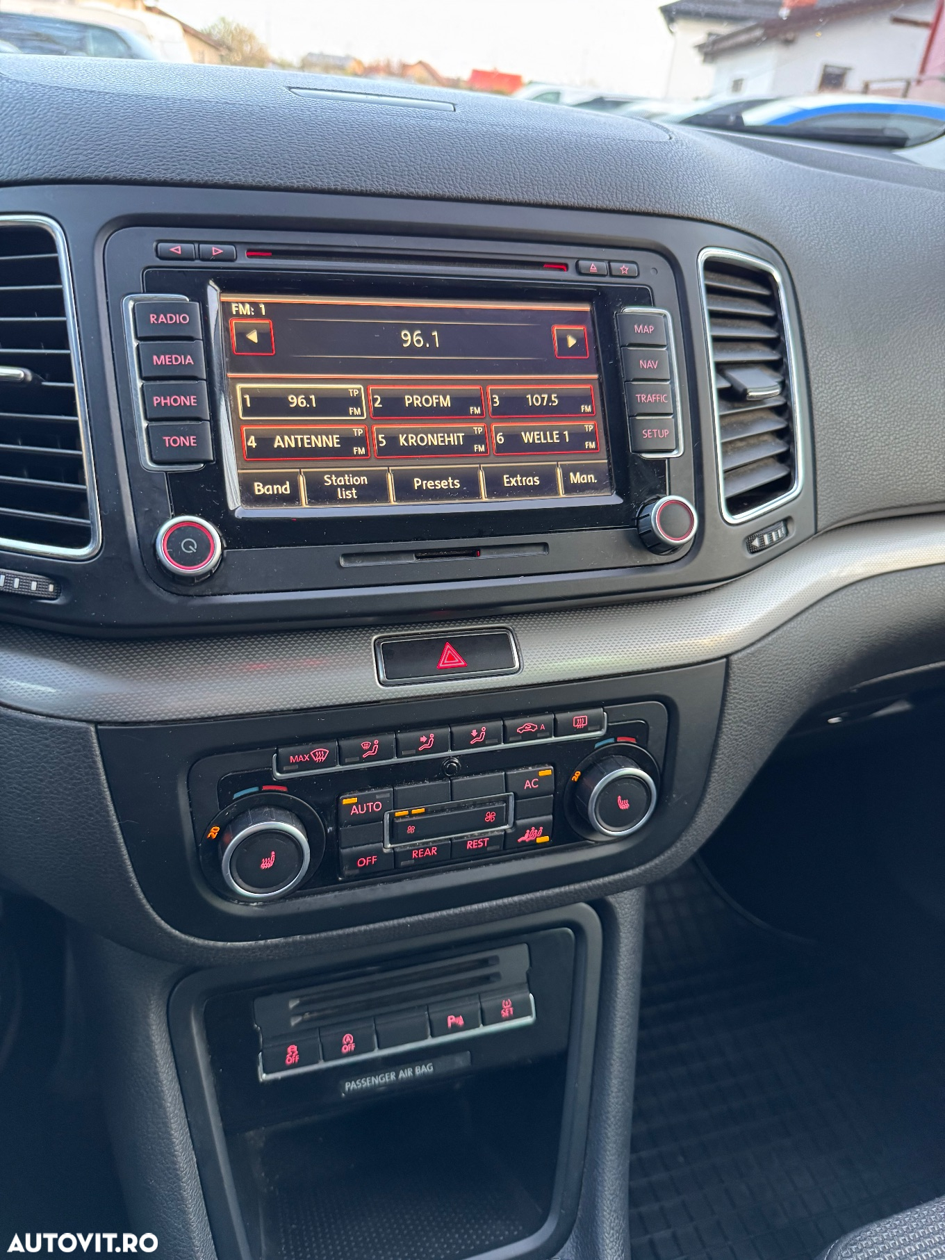 Volkswagen Touran 1.9 TDI Conceptline - 7
