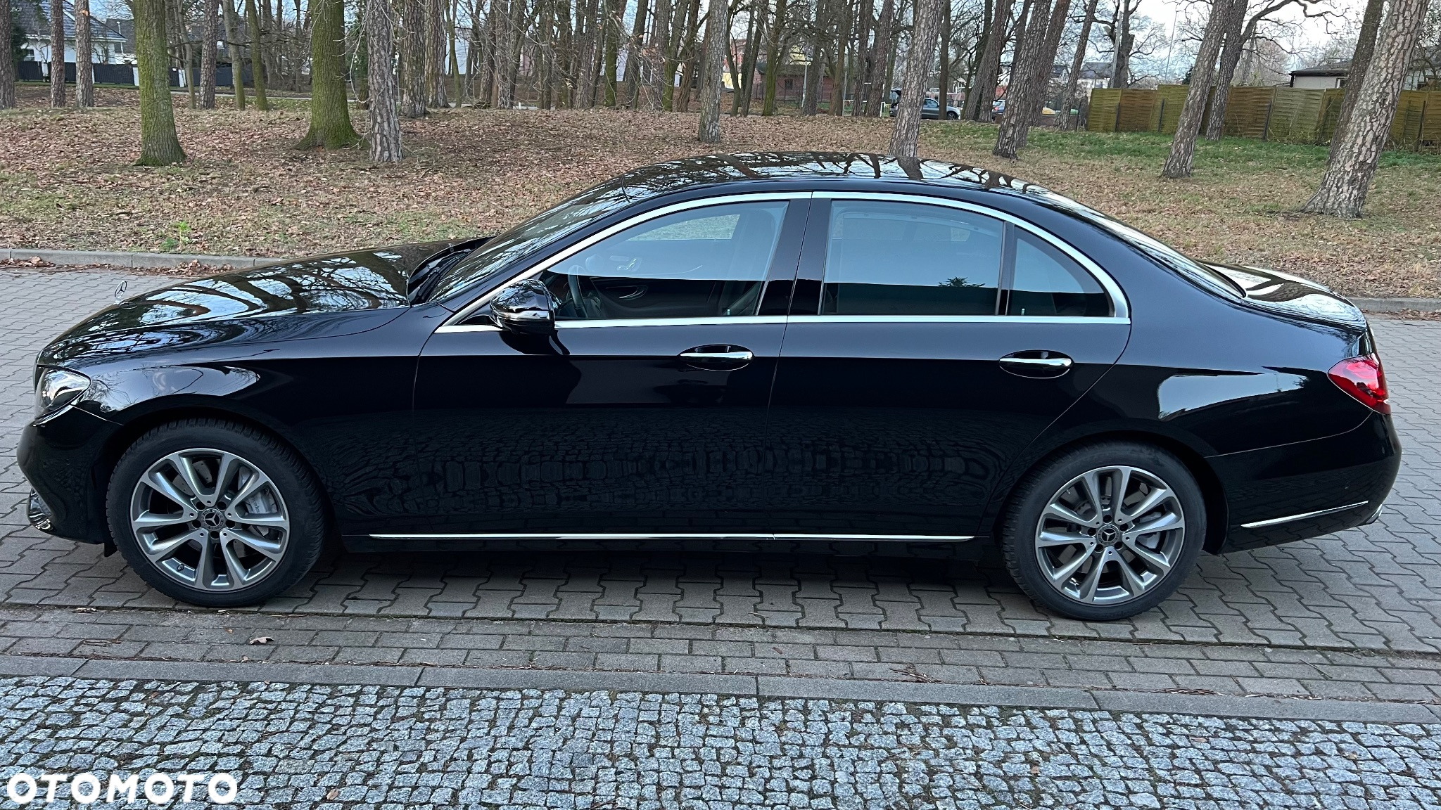 Mercedes-Benz Klasa E 400 4-Matic 9G-TRONIC - 3
