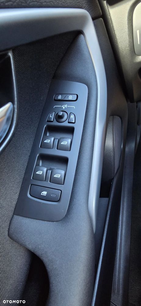 Volvo V40 T3 Drive-E Momentum - 21