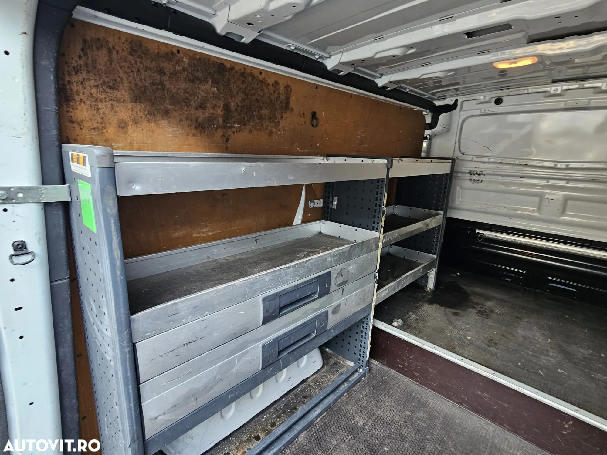 Opel Vivaro - 10