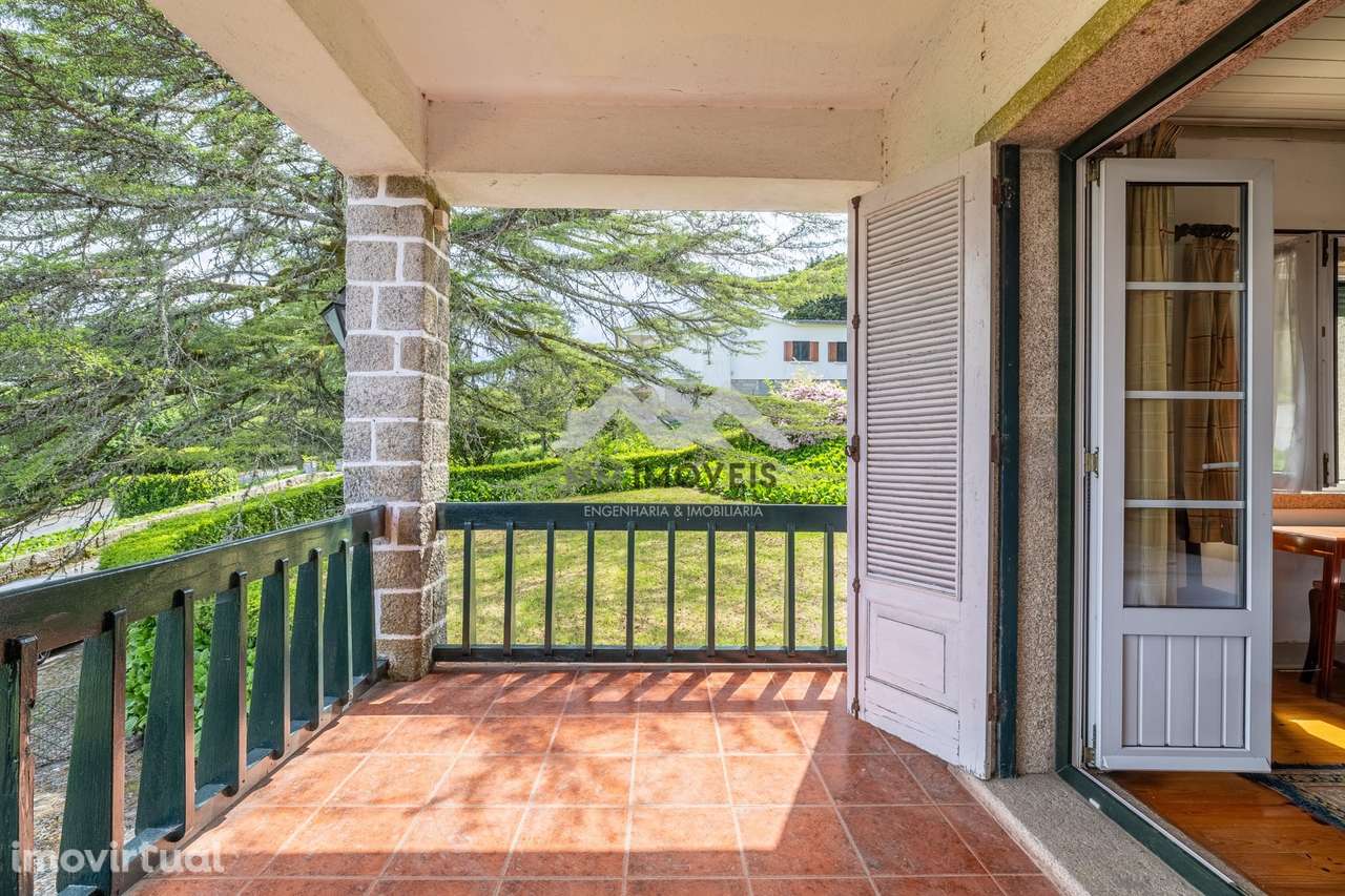 Moradia T6 | Quatro frentes | Jardim | Garagem | Lago | Serra do Caram - Grande imagem: 4/60