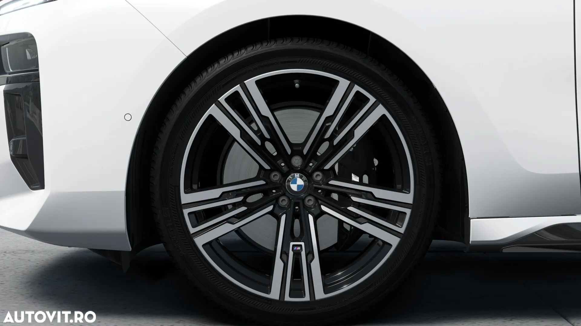 BMW Seria 7 740d xDrive MHEV - 11