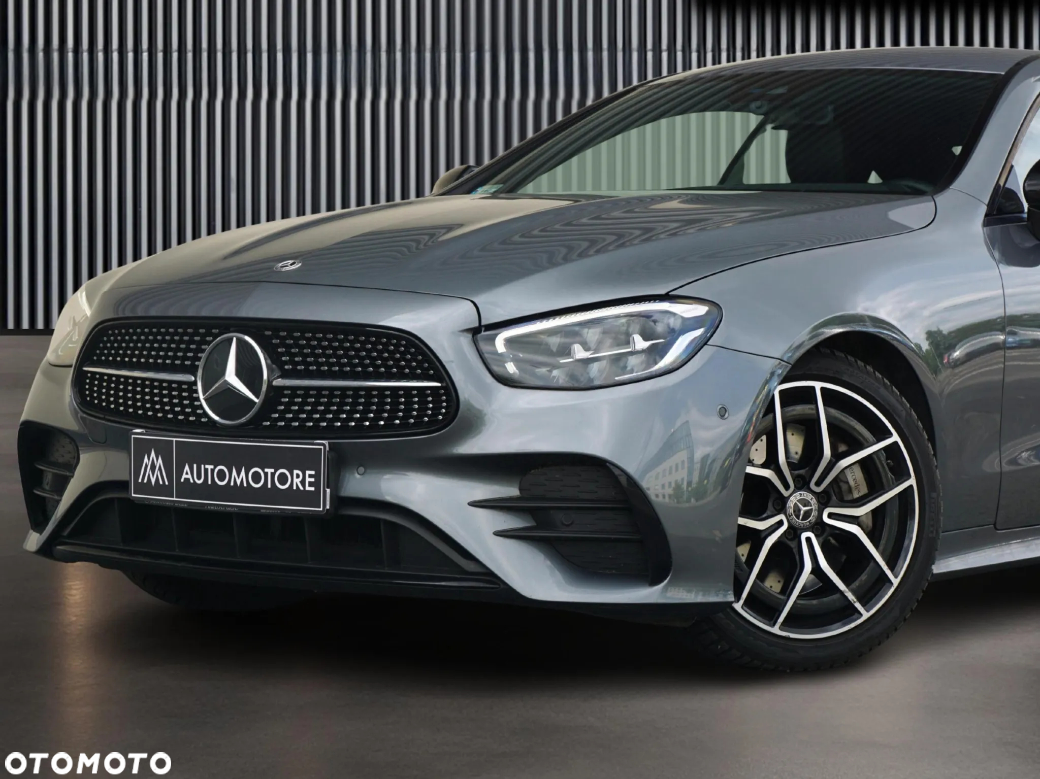 Mercedes-Benz Klasa E 300 Coupe 9G-TRONIC - 2