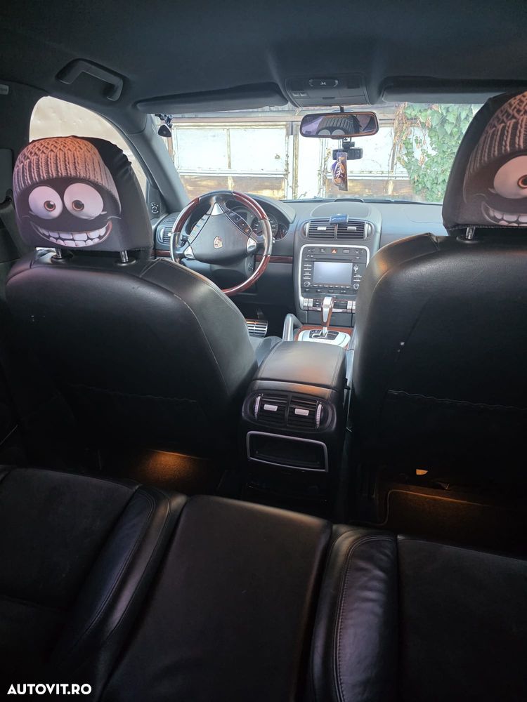 Porsche Cayenne - 8