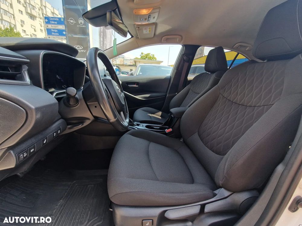 Toyota Corolla Sedan 1.8 HSD Dynamic - 9