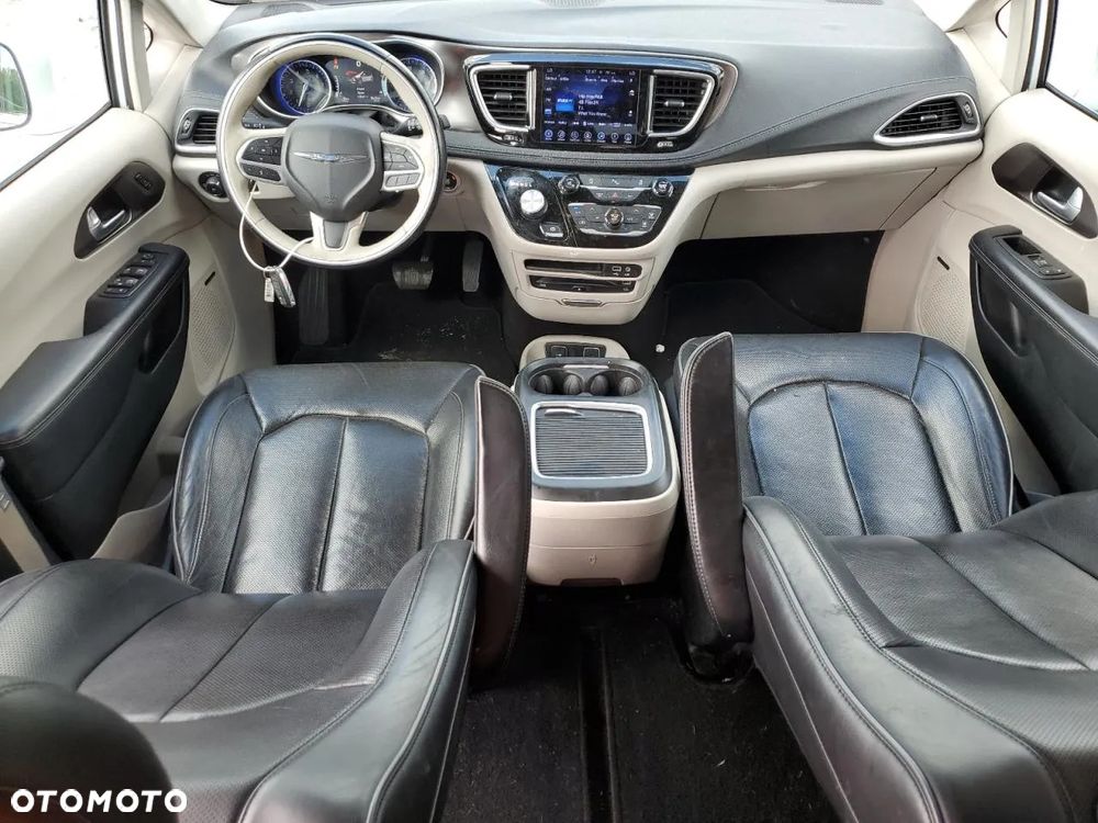 Chrysler Pacifica - 9
