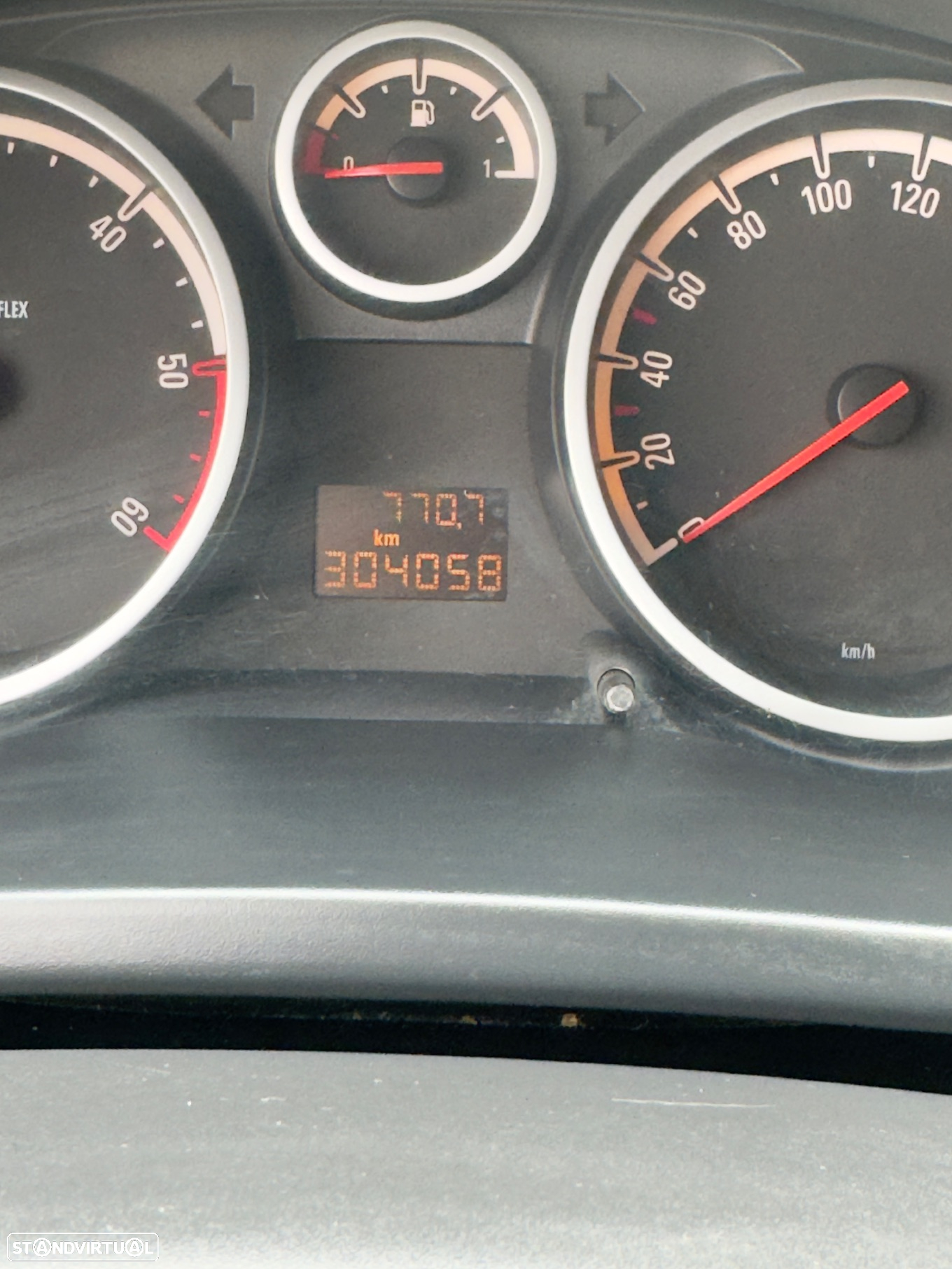 Opel Corsa 1.3 CDTi Enjoy EcoFLEX - 9