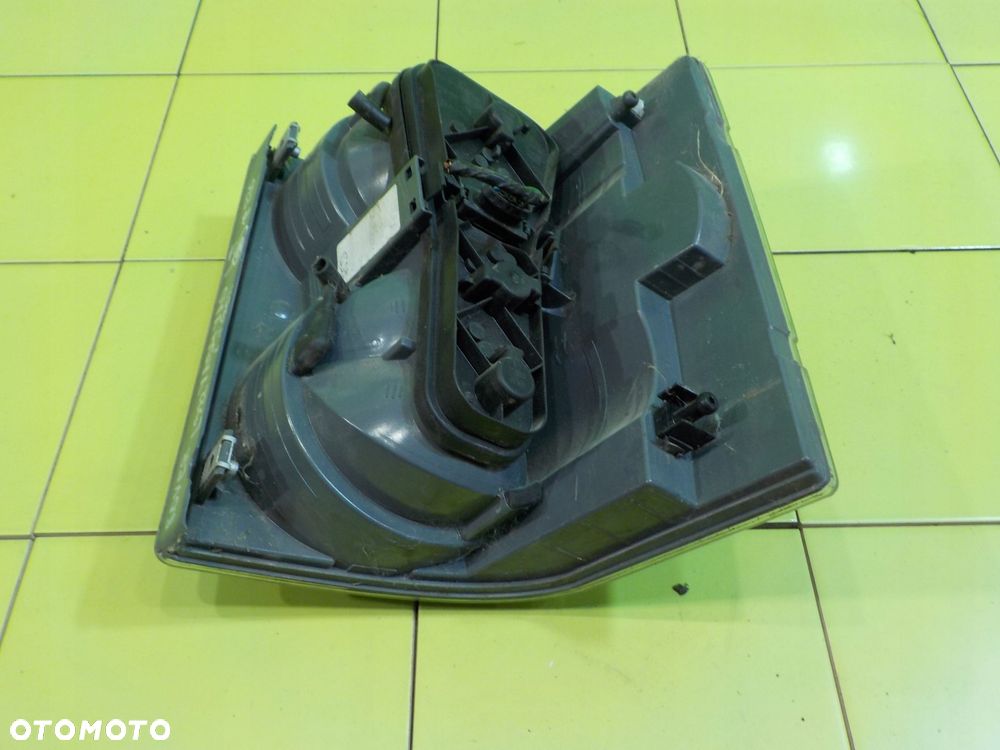 RANGE ROVER L322 4.4 V8 04r 5D lampa lewa tyl - 12