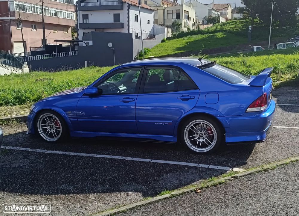 Lexus IS 200 Standard - 12