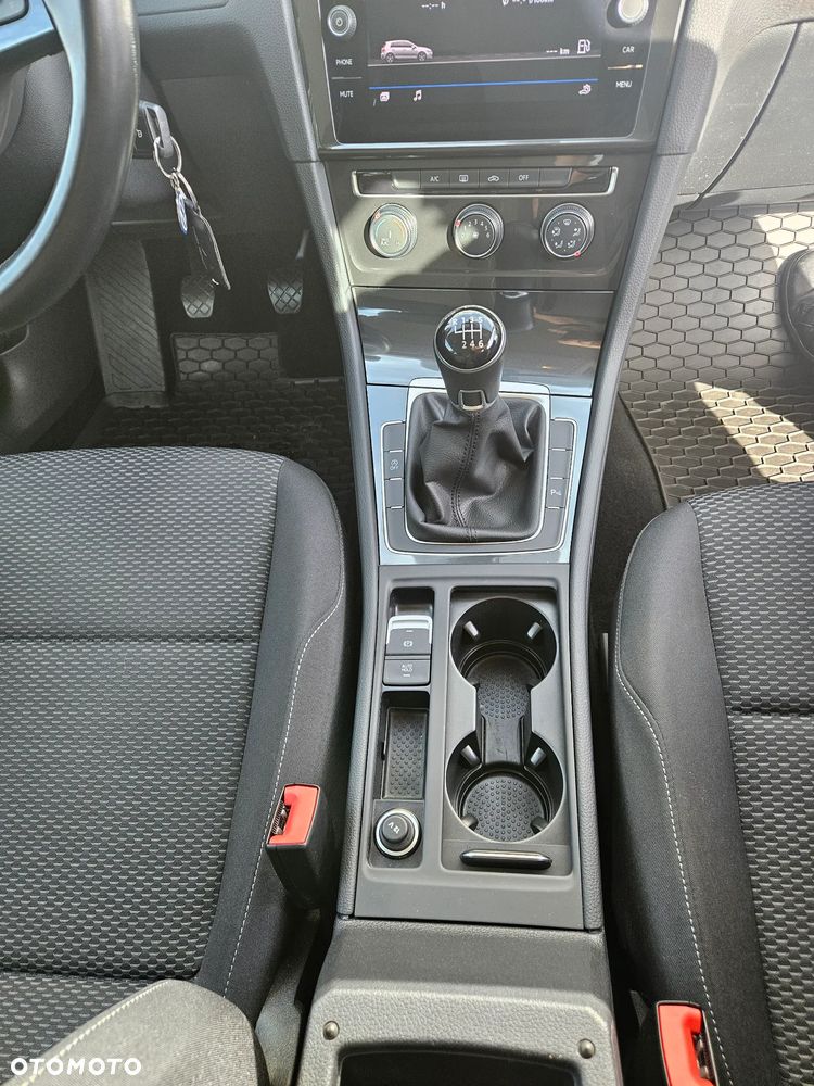 Volkswagen Golf 1.0 TSI Trendline - 17