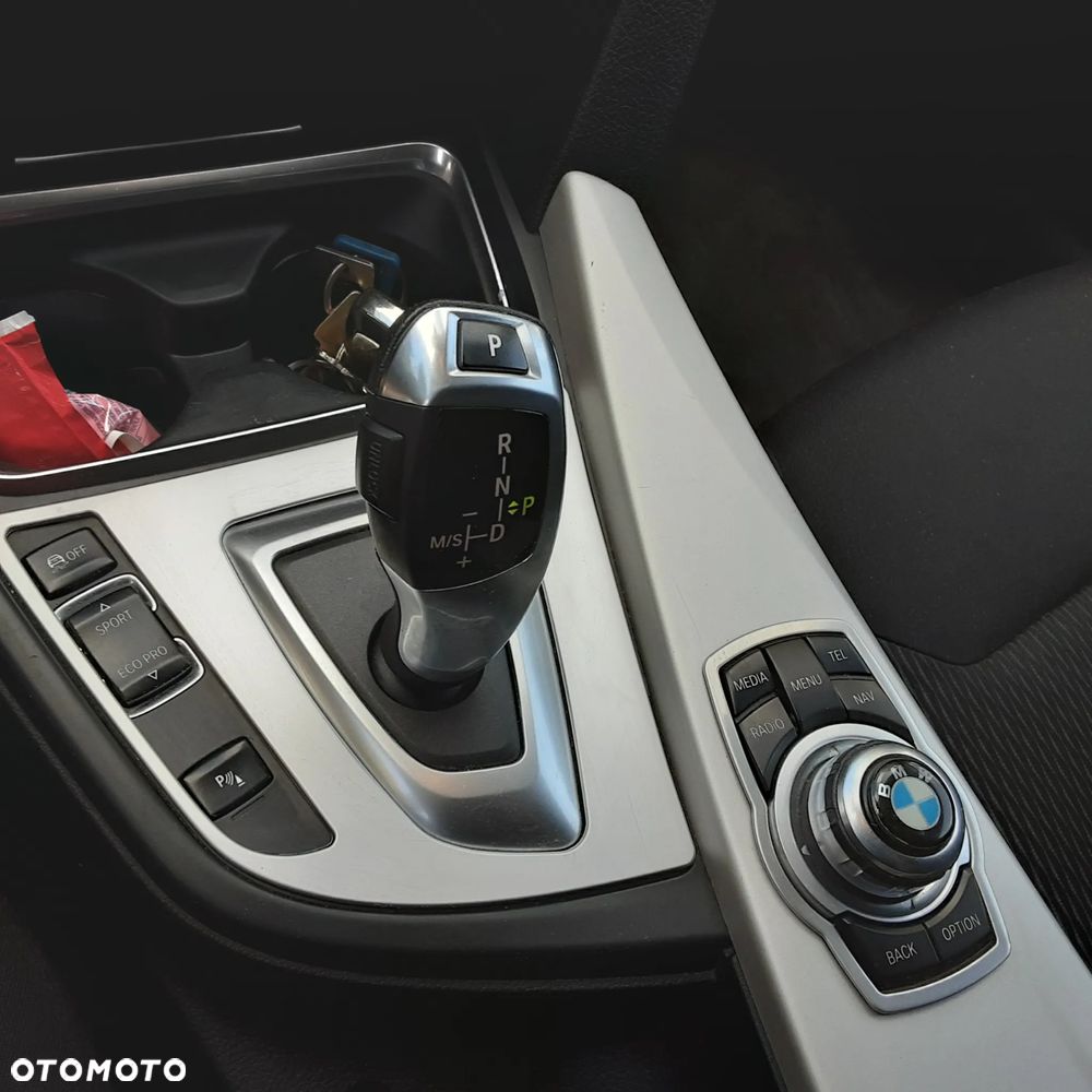 BMW Seria 3 - 16