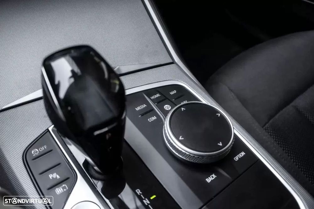 BMW 330 e Line Luxury Auto - 19