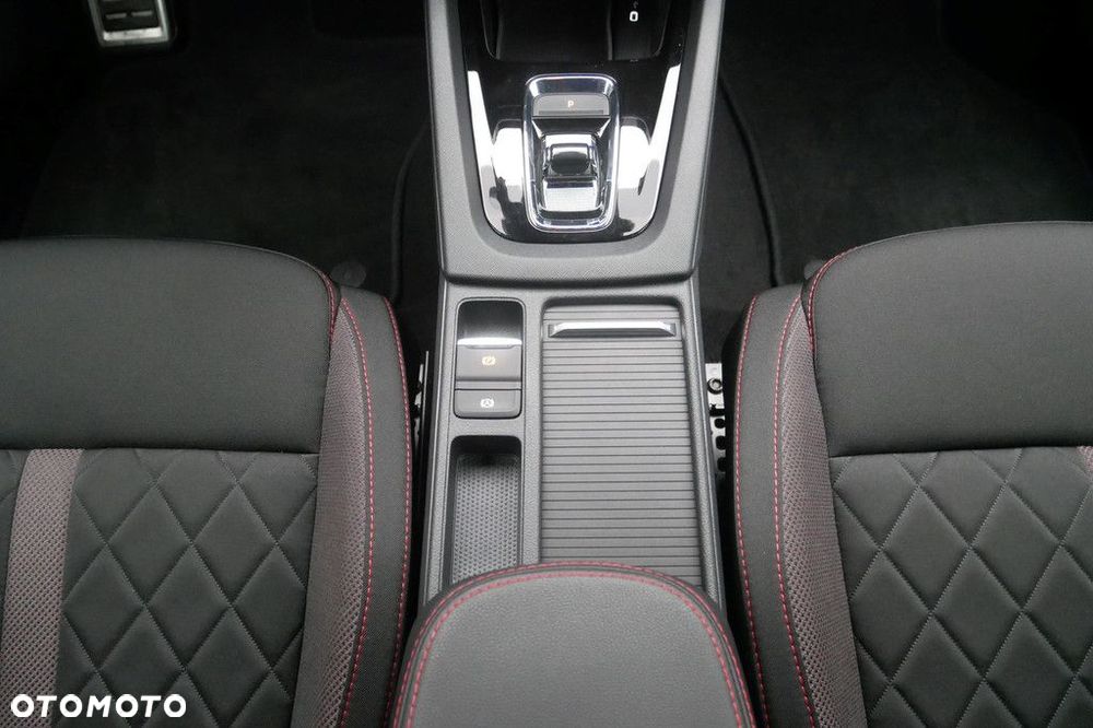 Skoda Octavia 2.0 TSI RS DSG - 11
