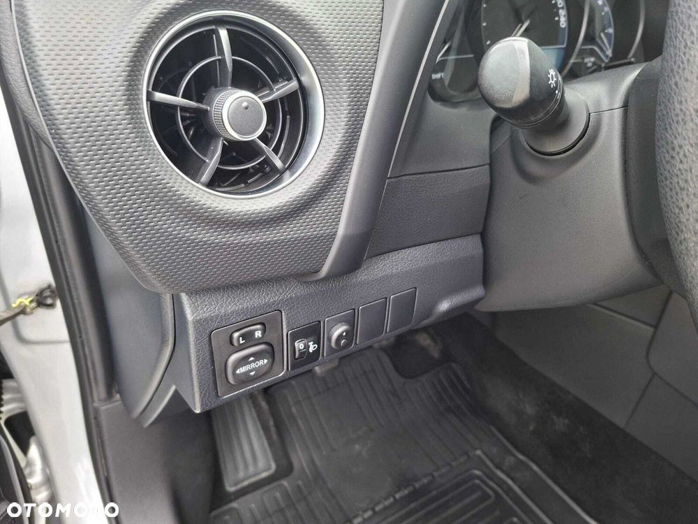 Toyota Auris 1.33 VVT-i Active - 23