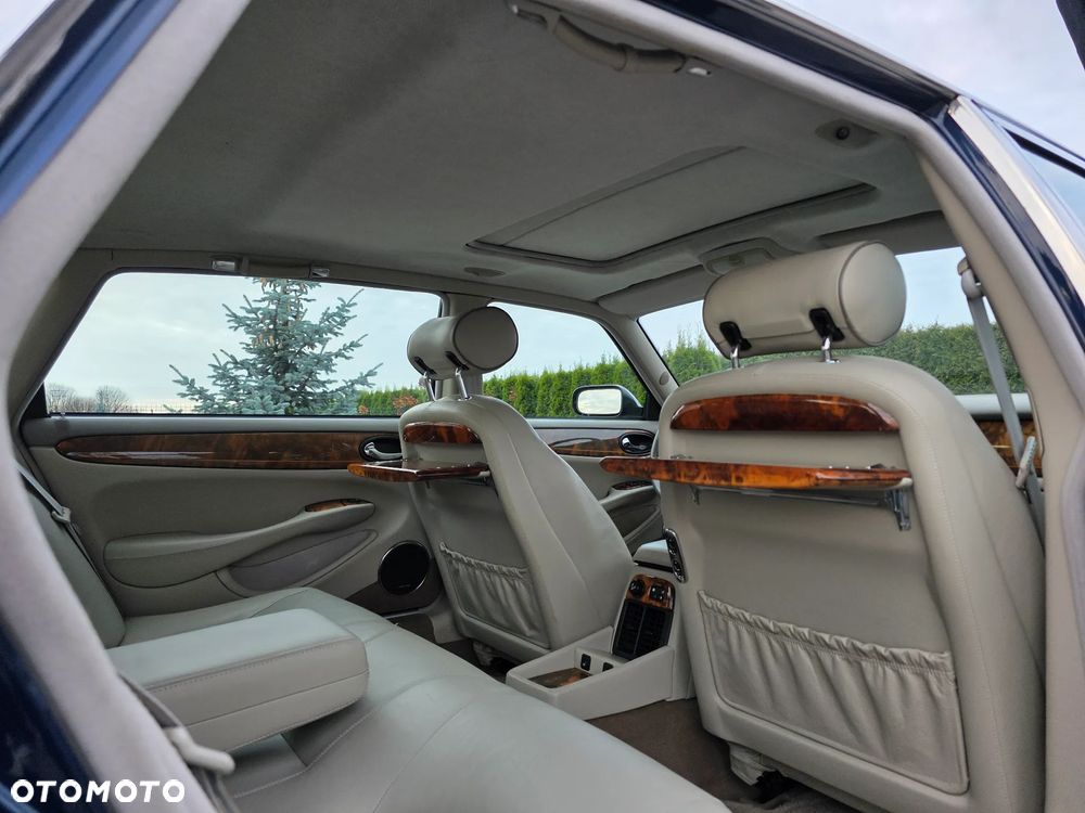 Jaguar Daimler 8 - 6