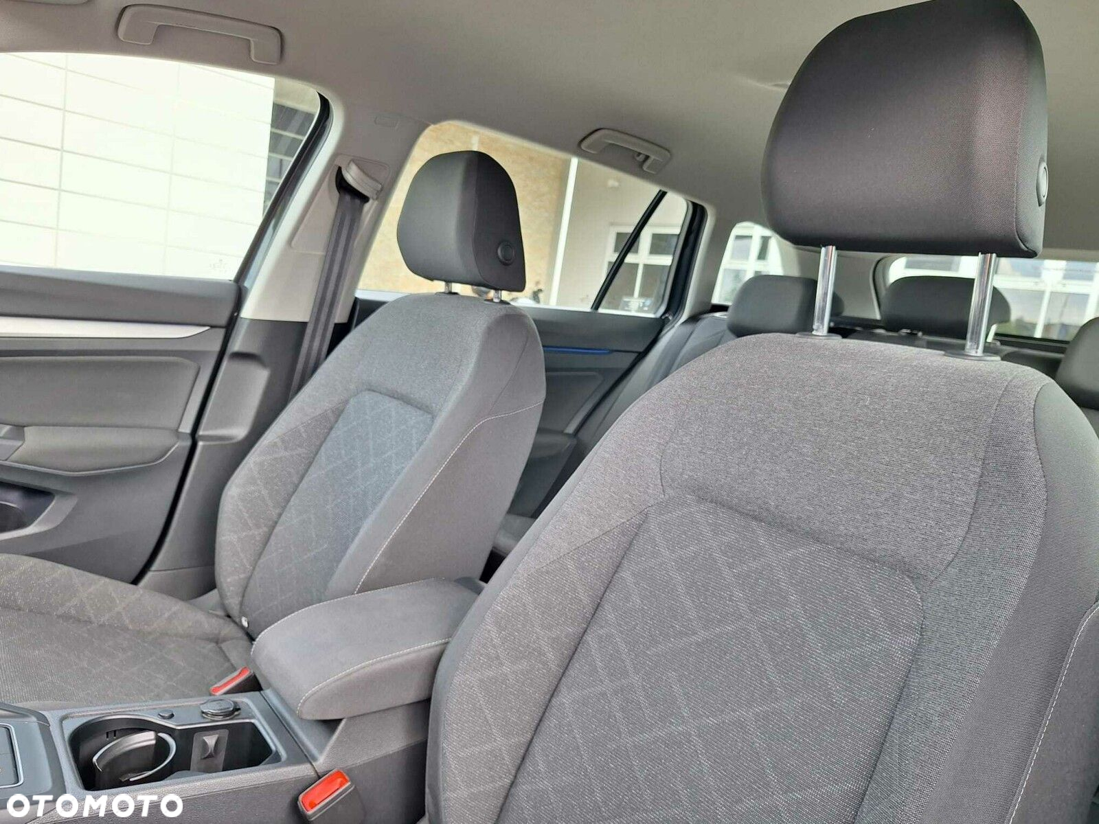 Volkswagen Golf - 11