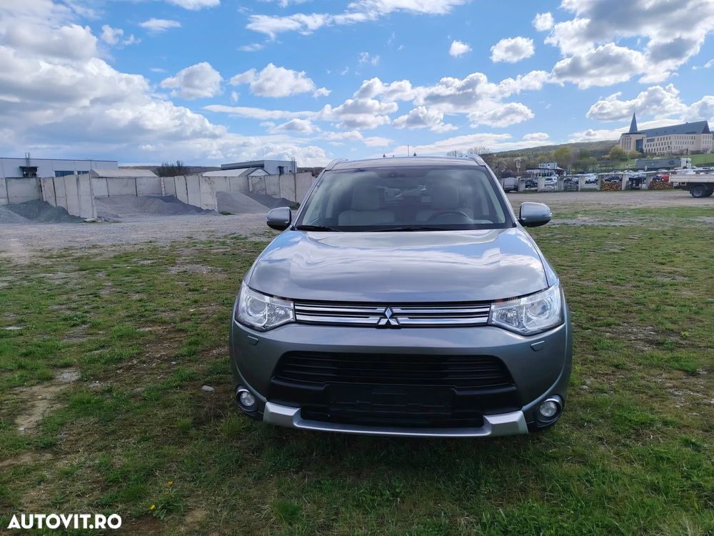 Mitsubishi Outlander 2.0 4WD Plus - 1