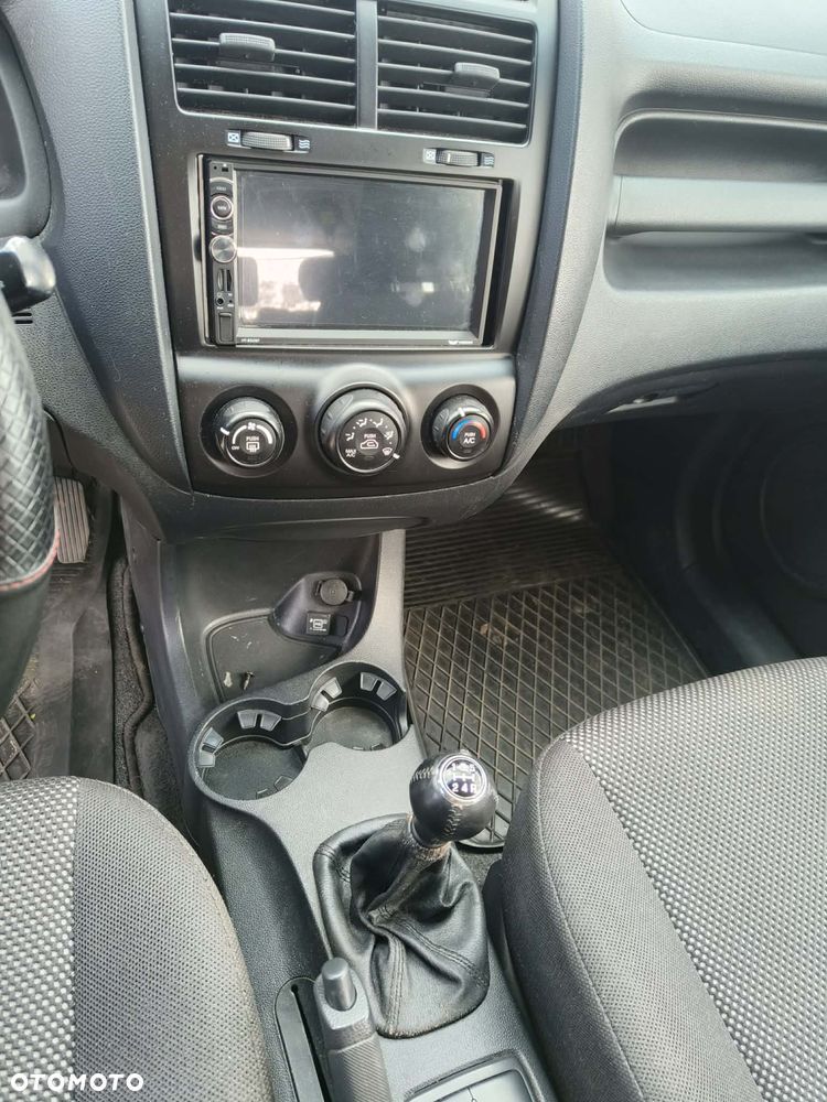 Kia Sportage 2.0 Tour - 22