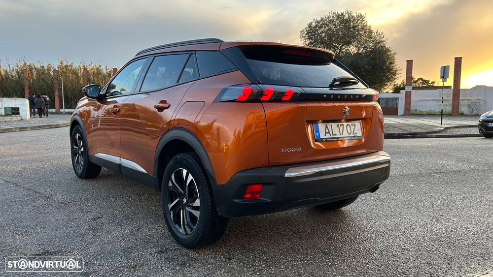 Peugeot 2008 1.2 PureTech Allure Pack - 3